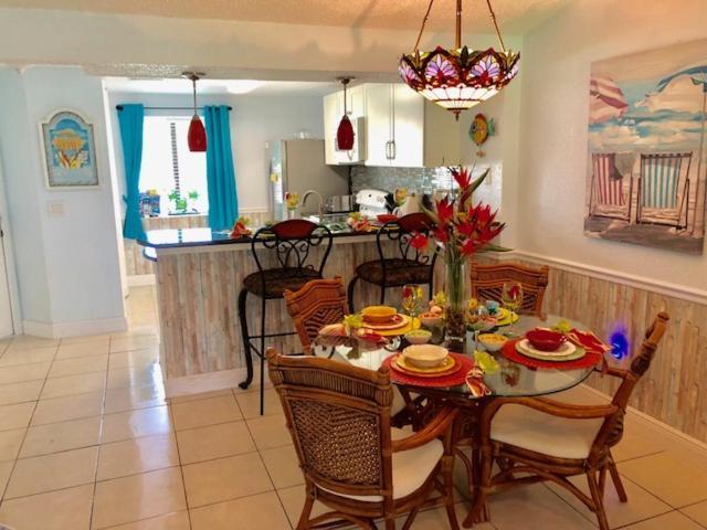 2 Bedroom , 2 Bath , Villa Oldsmar Exterior photo